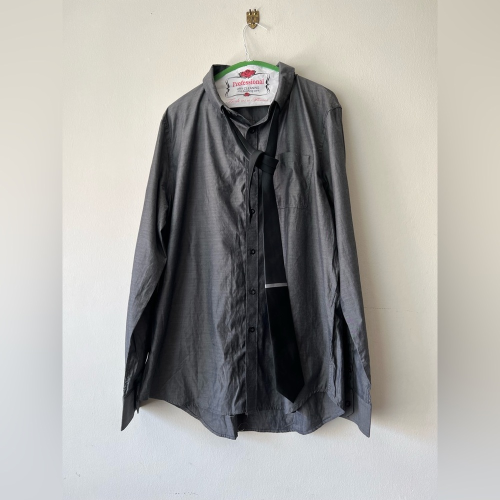 New Attention Mens Modern Fit Collared Button Up With Tie